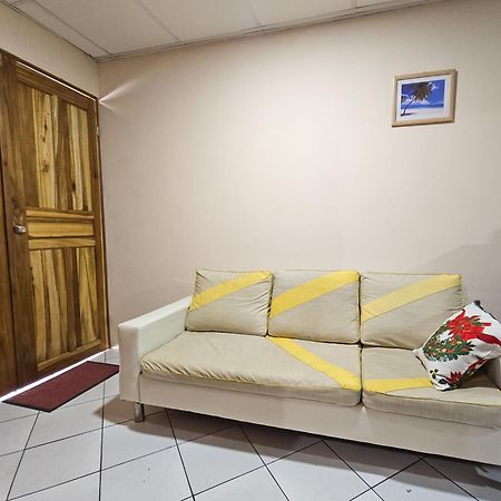 Apartamento Daly 3 Guápiles エクステリア 写真
