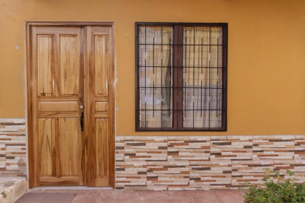 Apartamento Daly 3 Guápiles エクステリア 写真