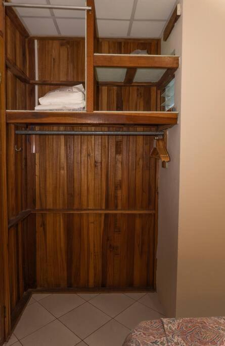 Apartamento Daly 3 Guápiles エクステリア 写真