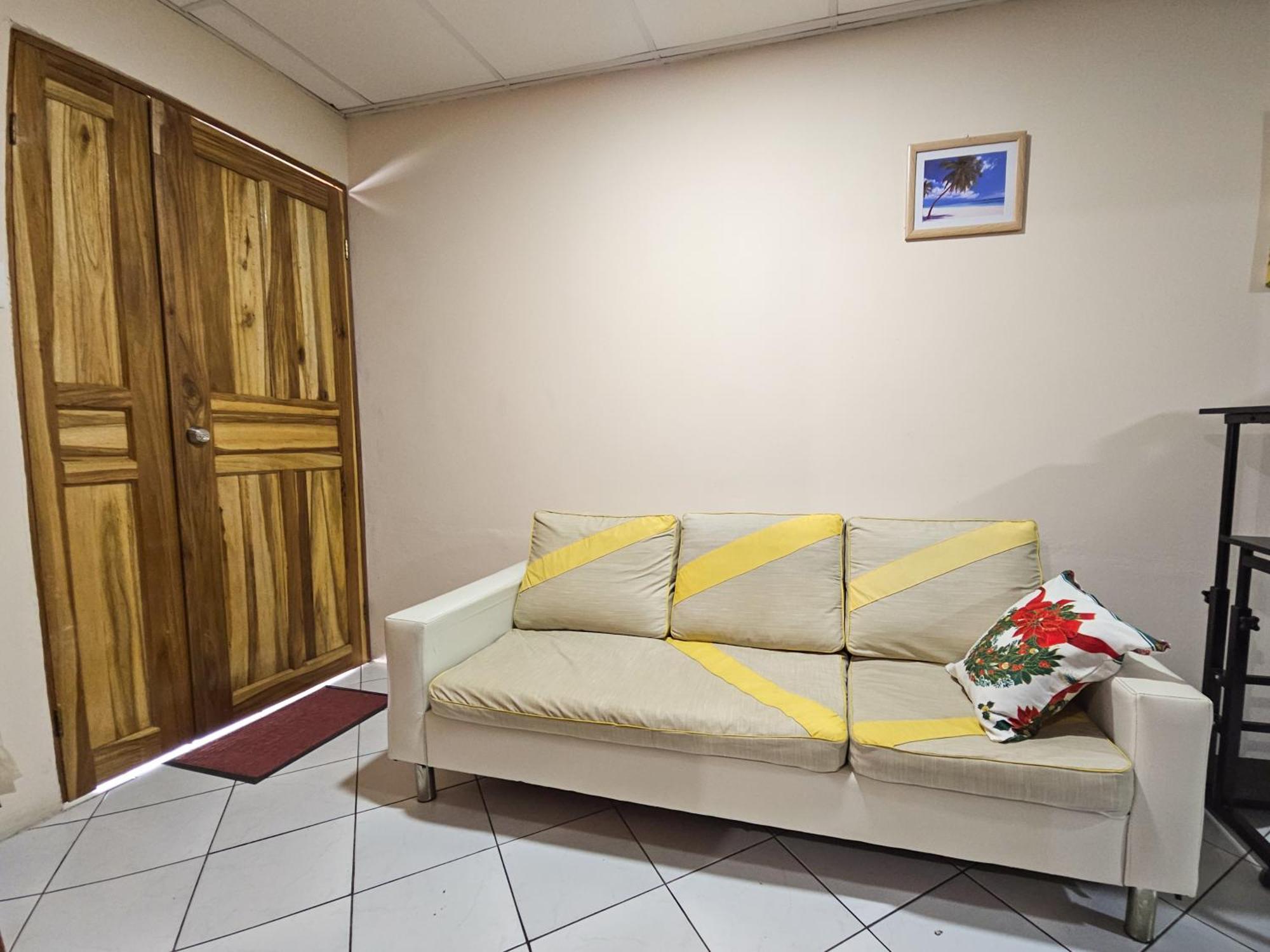 Apartamento Daly 3 Guápiles エクステリア 写真